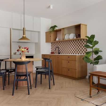 Solidarnosc Three Bedrooms & Garden Apartment 그단스크 외부 사진